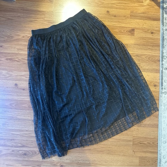 SHEIN Dresses & Skirts - Women’s XL Black Shein Full‎ Fluffy MIDI Skirt NWOT
